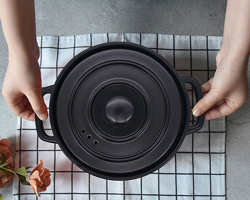 Black Ceramic Cooking Pot