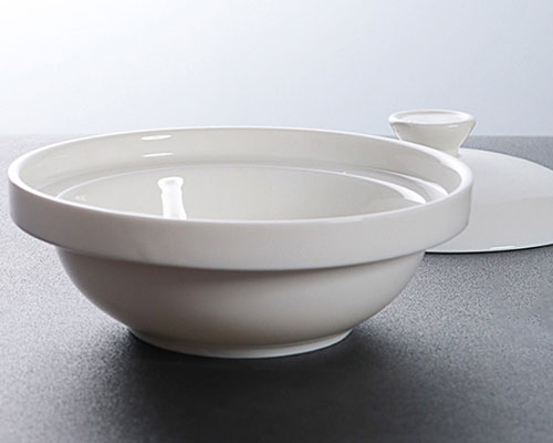 White Ceramic Stew Bowl With Lid