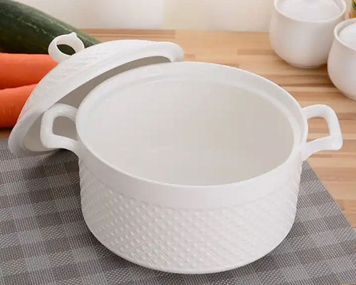 White Ceramic Cooking Pot with Lid